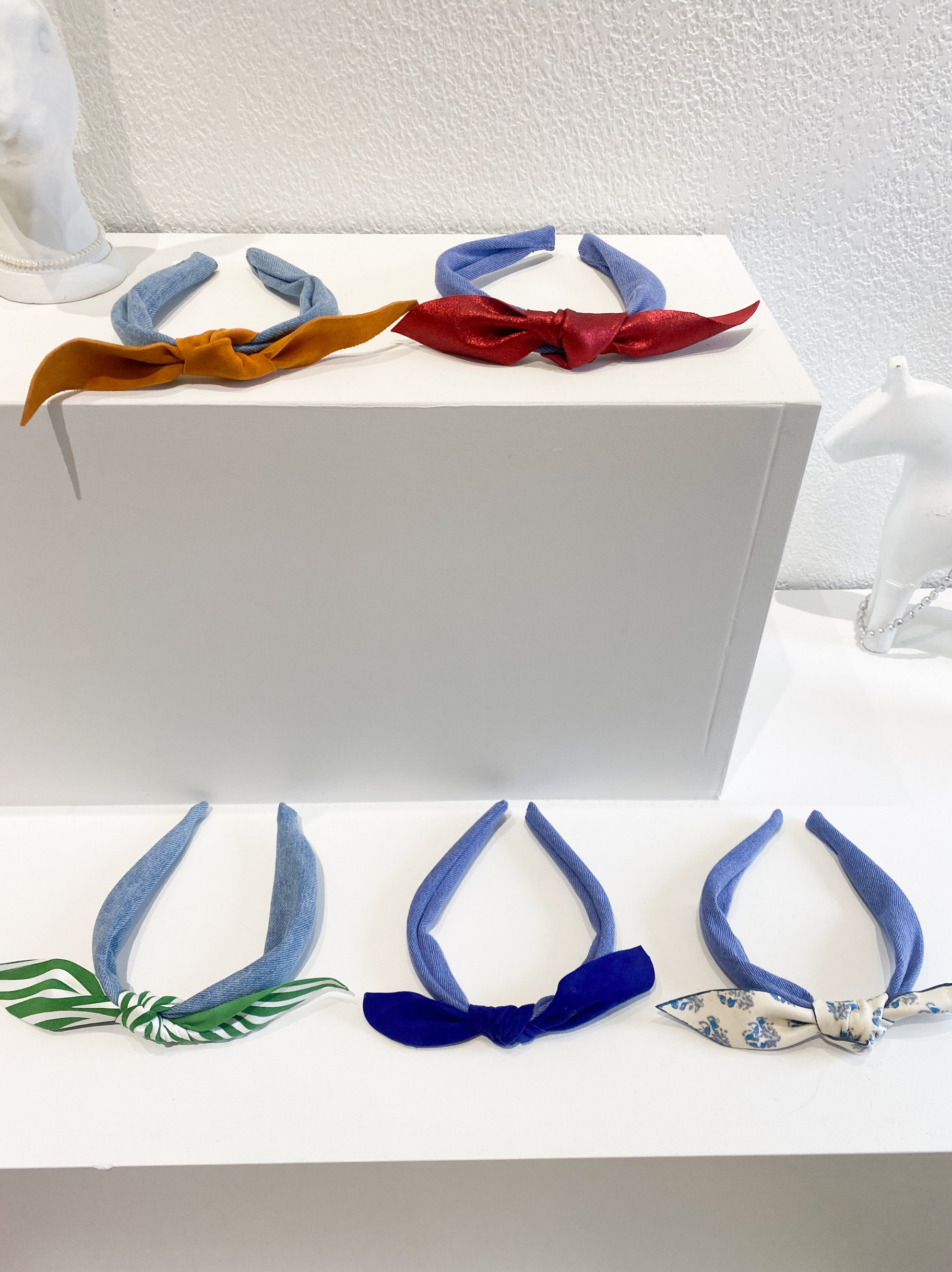 韩国小众设计师款真皮珠光小羊皮红色蝴蝶结配蓝色牛仔发箍头箍