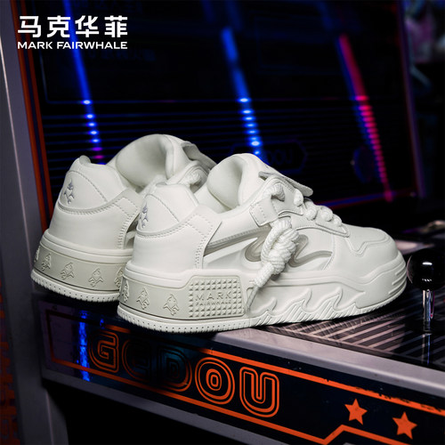 马克华菲春季小白鞋透气休闲板鞋