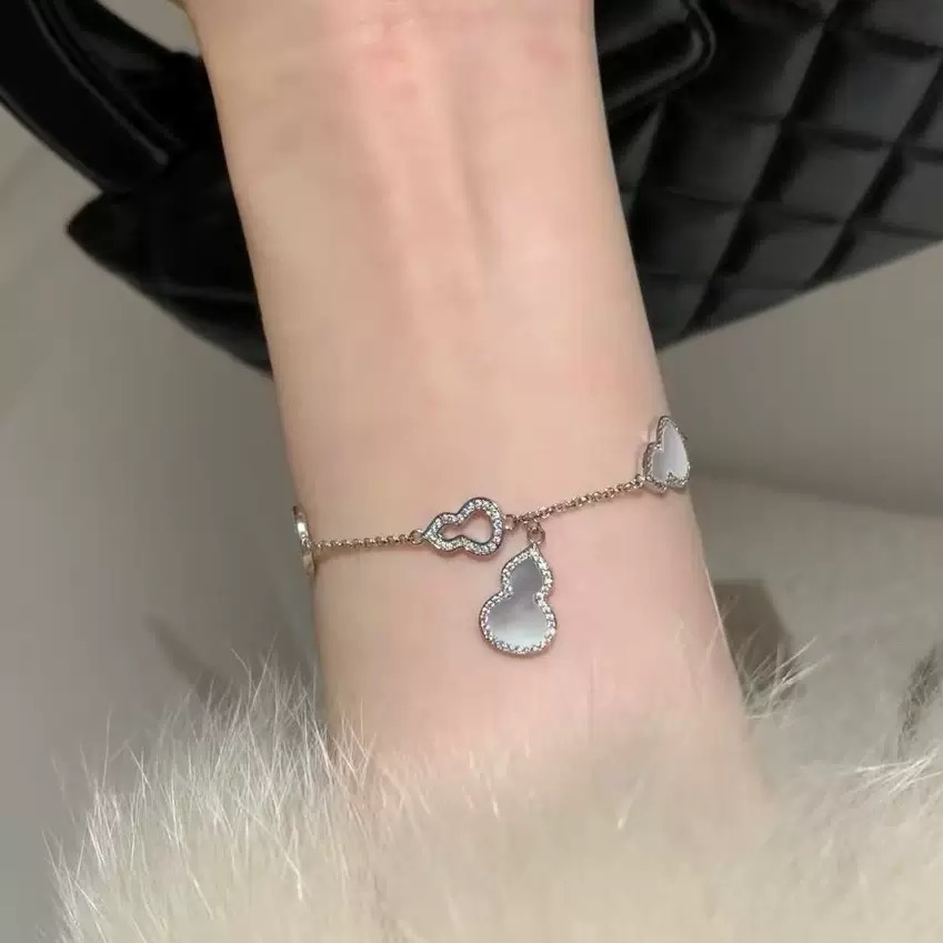 设计师款S925纯银镀铑金白贝母葫芦手链女时尚百搭高级感手链