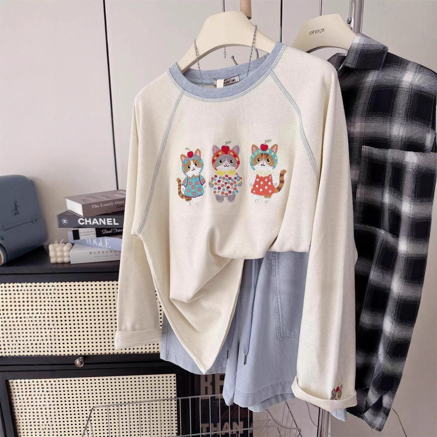 大码秋季新品韩版设计感重工刺绣小猫宽松打底上衣女纯棉长袖T恤