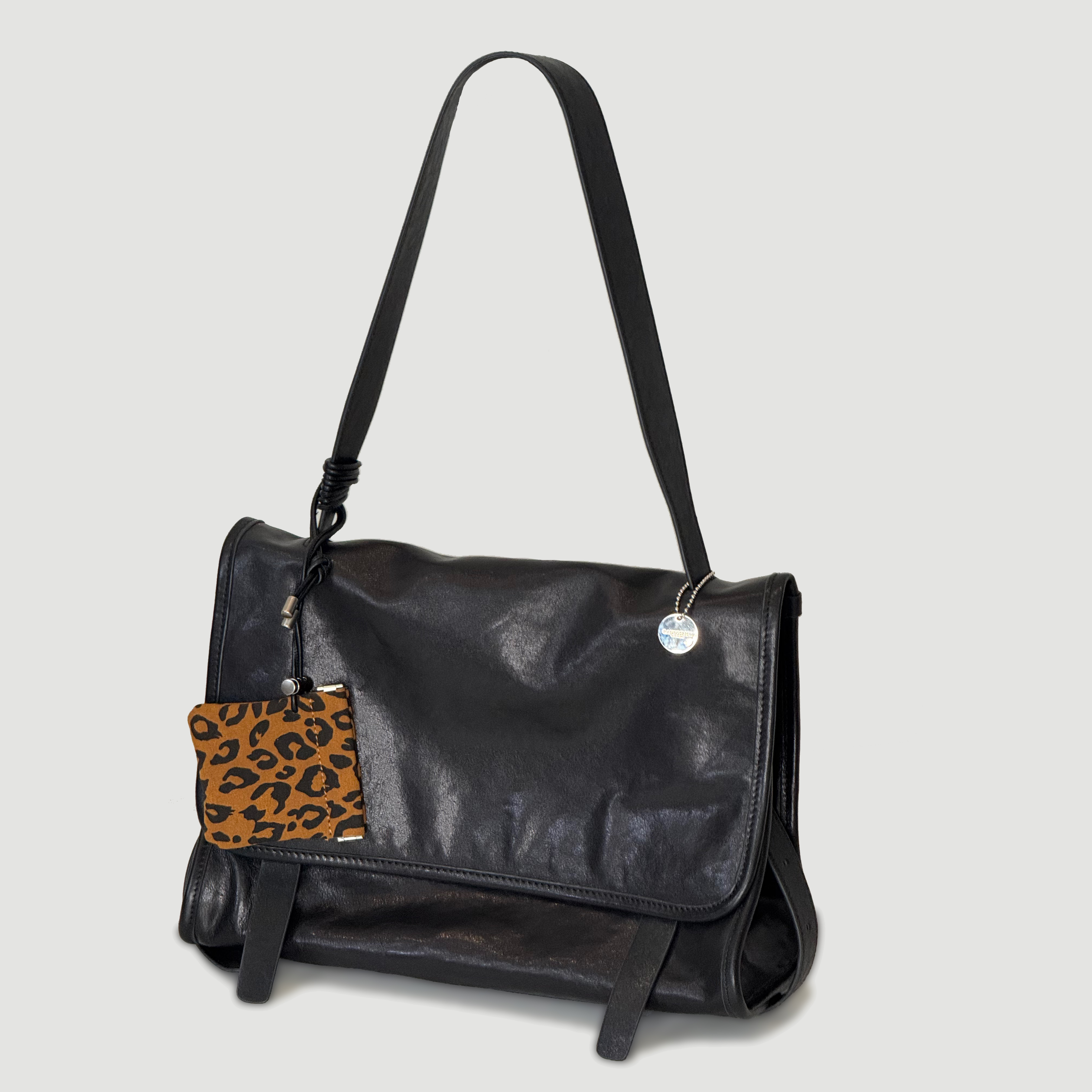 植鞣牛皮大容量邮差包