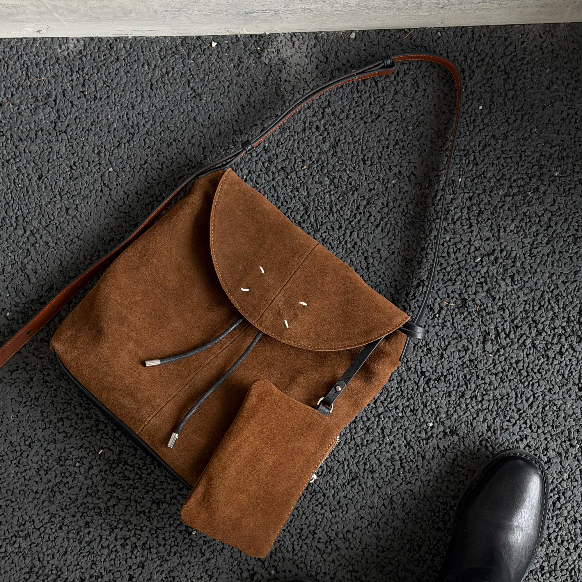 RANU复古磨砂头层牛皮水桶包