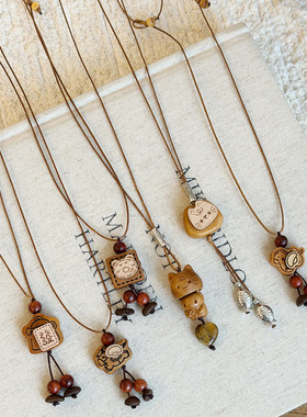 可爱木质小马元宝吊坠项链女小众独特设计蜡绳咖啡豆毛衣链配饰品