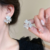 银色肌理感锆石花朵耳钉女高级感轻奢冷淡风耳环小众精致气质耳饰