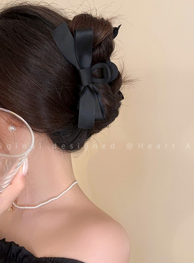 黑色赫本风蝴蝶结抓夹女2025新款高级感气质鲨鱼夹后脑勺发夹头饰
