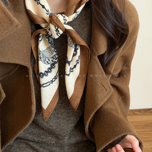 老钱风~棕色锁边印花丝巾女小众高级感百搭方巾多种戴法时尚配饰