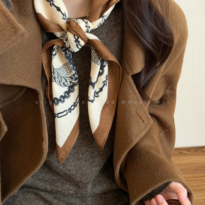老钱风~棕色锁边印花丝巾女小众高级感百搭方巾多种戴法时尚配饰