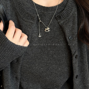 银色碎冰冰小马吊坠项链女轻奢高级感长款抽拉毛衣链秋冬新款配饰