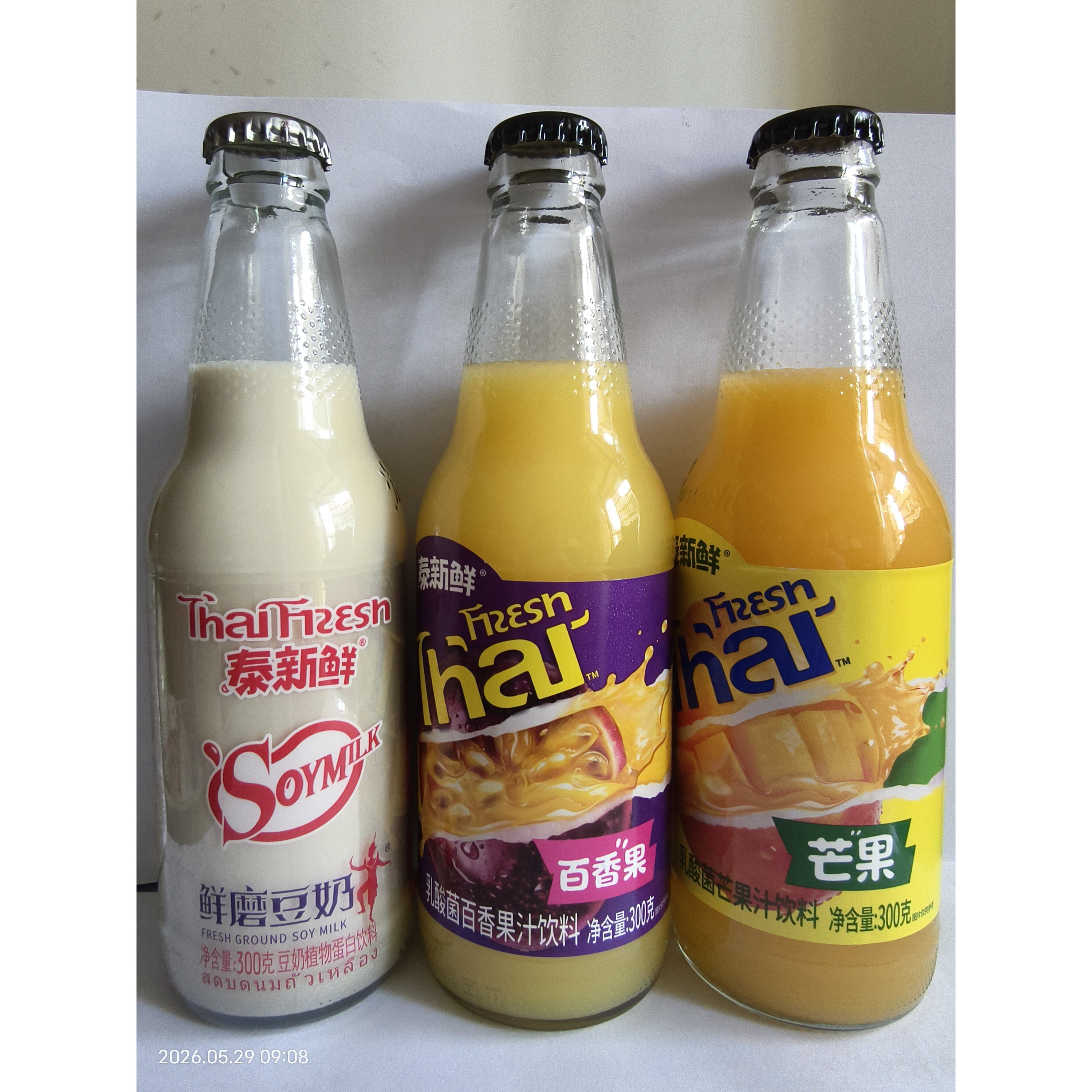 泰新鲜鲜磨豆奶植物蛋白饮料/芒果汁/百香果汁/椰子汁饮料玻璃瓶