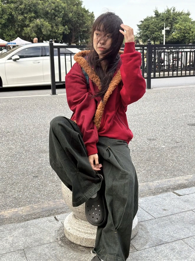 American-Style Street Red Sweatshirt for Women, New Autumn Design with Fur Collar, Couple's Jacket, Unique Design, Loose Top