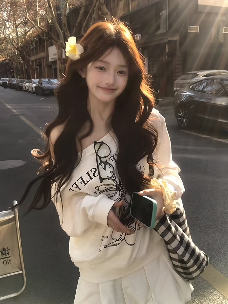 American Retro Sloping Shoulder Sweatshirt for Women, Autum Dance Shoes, Printed Long-Sleeved Sweet Ballet Style Loose Slimming Look Off-Shoulder Top