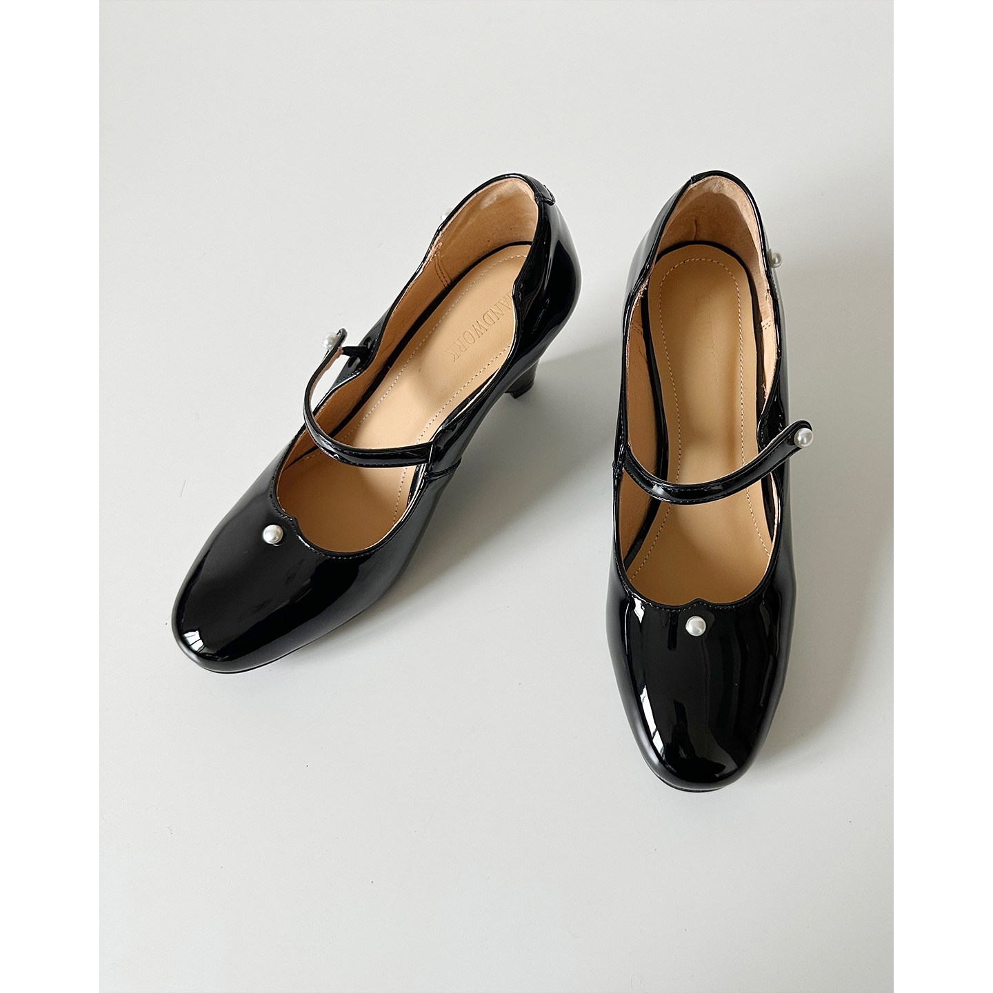 可爱知性风~圆头浅口珍珠一字扣带单鞋羊漆皮里外全皮显高高跟鞋,女鞋,玛丽珍鞋,淘宝优惠券,粉丝福利购,淘宝优惠卷