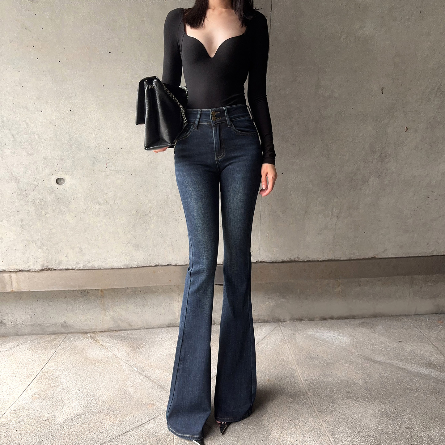 杨杨 复古深蓝紧身喇叭牛仔裤女秋冬加绒双扣立体线提臀弹力长裤