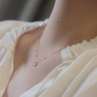 “小雨滴”天然翡翠缅甸A货蛋面高冰种18k金镶嵌玉石吊坠锁骨链