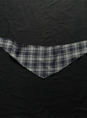 时尚深蓝色格纹配饰非常时尚三角巾领巾蓝色围脖男女手巾宽松百搭