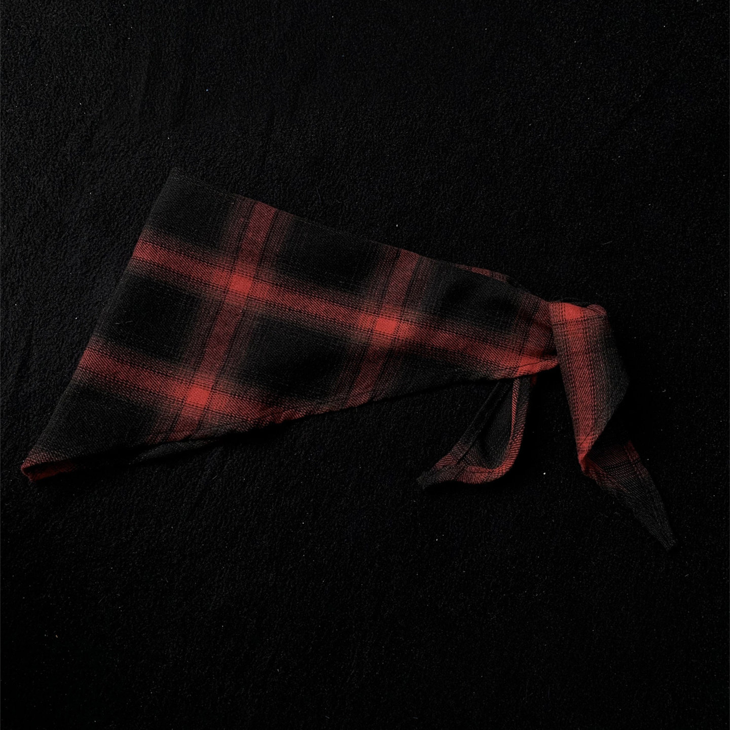 2026年新款复古装饰红色格纹三角巾围巾百搭撞色格子领巾男女同款