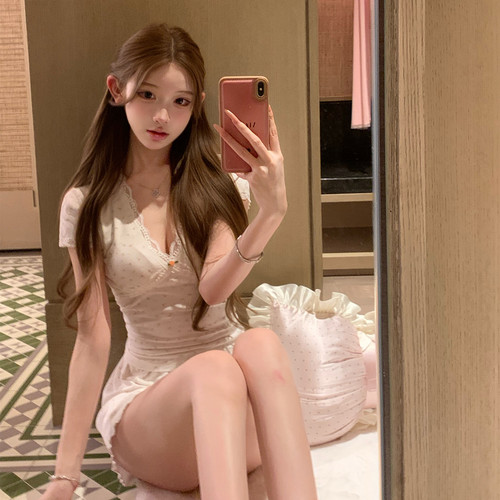 甜美纯欲少女莫代尔带胸垫两件套
