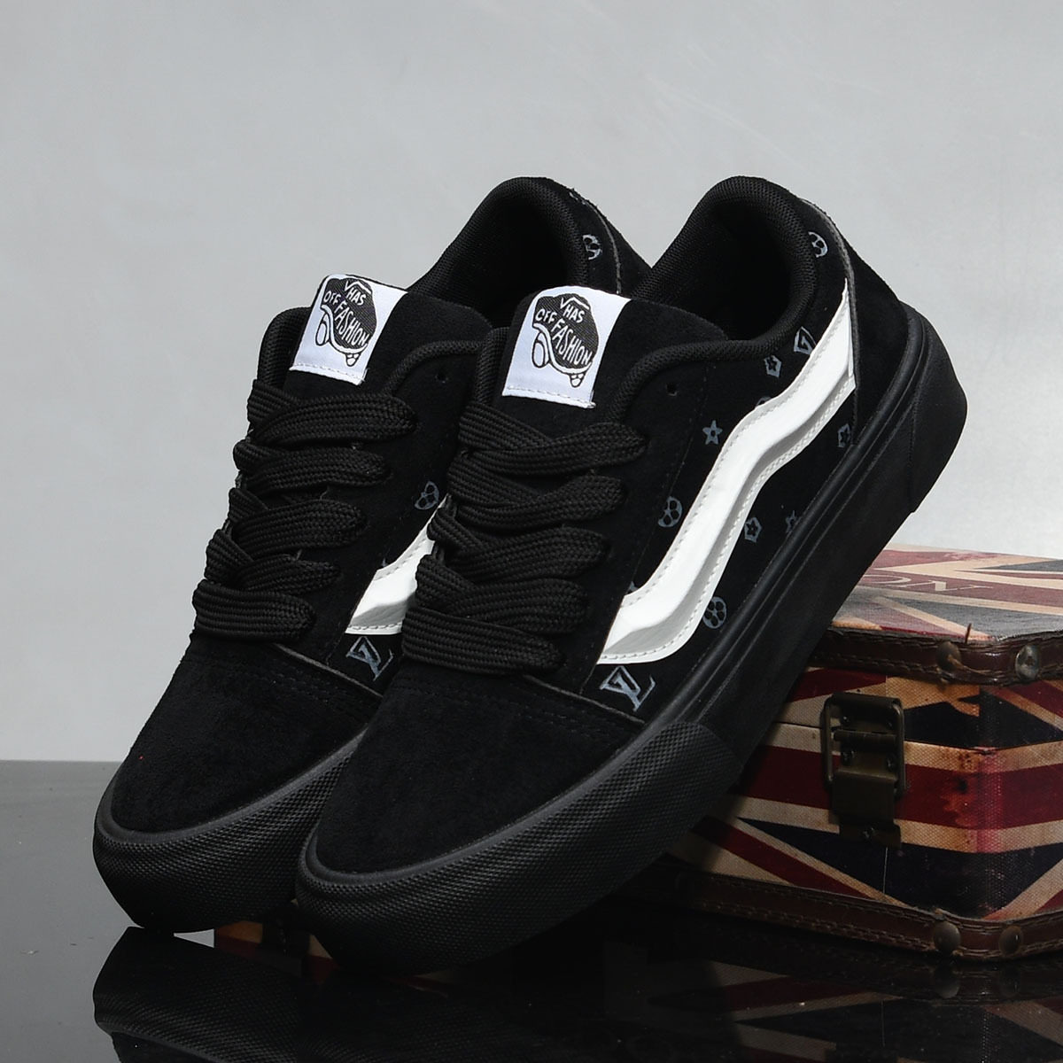 纯手工潮牌透气板鞋新款男鞋百搭休闲鞋时尚情侣鞋子个性潮流鞋子,流行男鞋,单鞋,淘宝优惠券,粉丝福利购,淘宝优惠卷