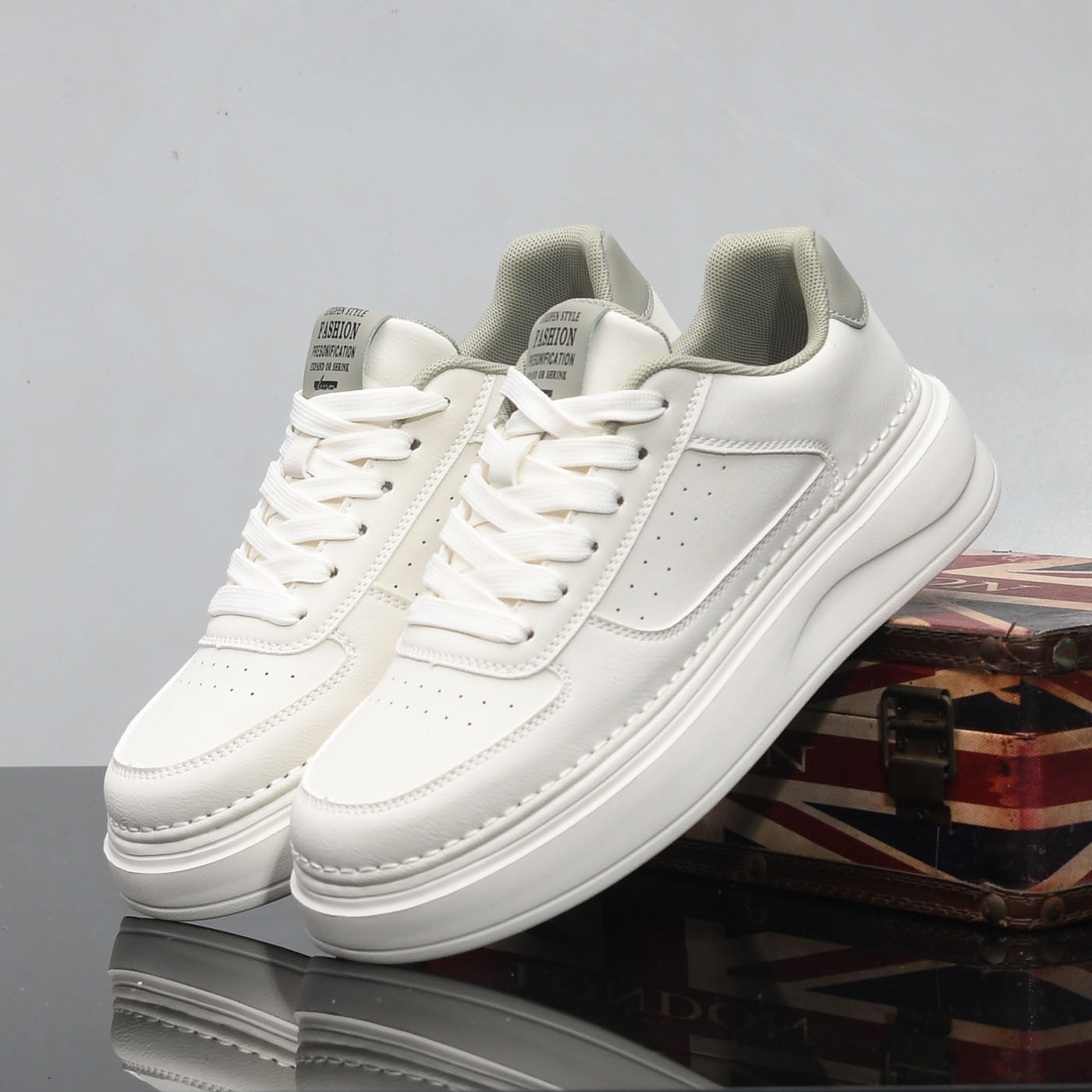 男士休闲鞋增高板鞋百搭运动白色鞋韩版潮鞋子2026新款轻奢板鞋