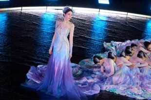 古典舞演出服簪花引舞蹈服池上小酒馆表演服装