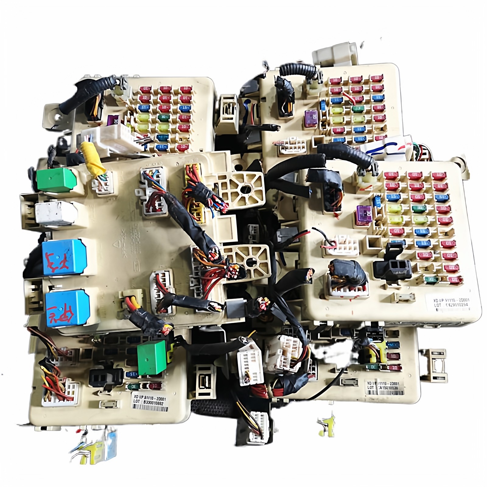 适用现代伊兰特1.6室内保险丝盒车身继电器盒控制模块91110-2D001