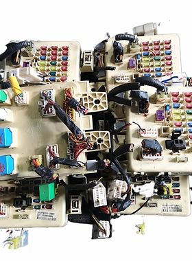 适用现代伊兰特1.6室内保险丝盒车身继电器盒控制模块91110-2D001