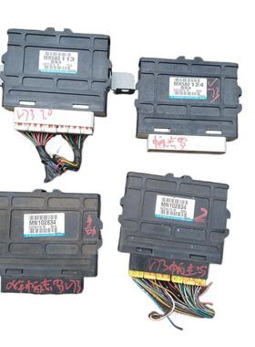 适用三菱帕杰罗V73四驱ABS电脑板模块MR580113 MR580124 MN102834