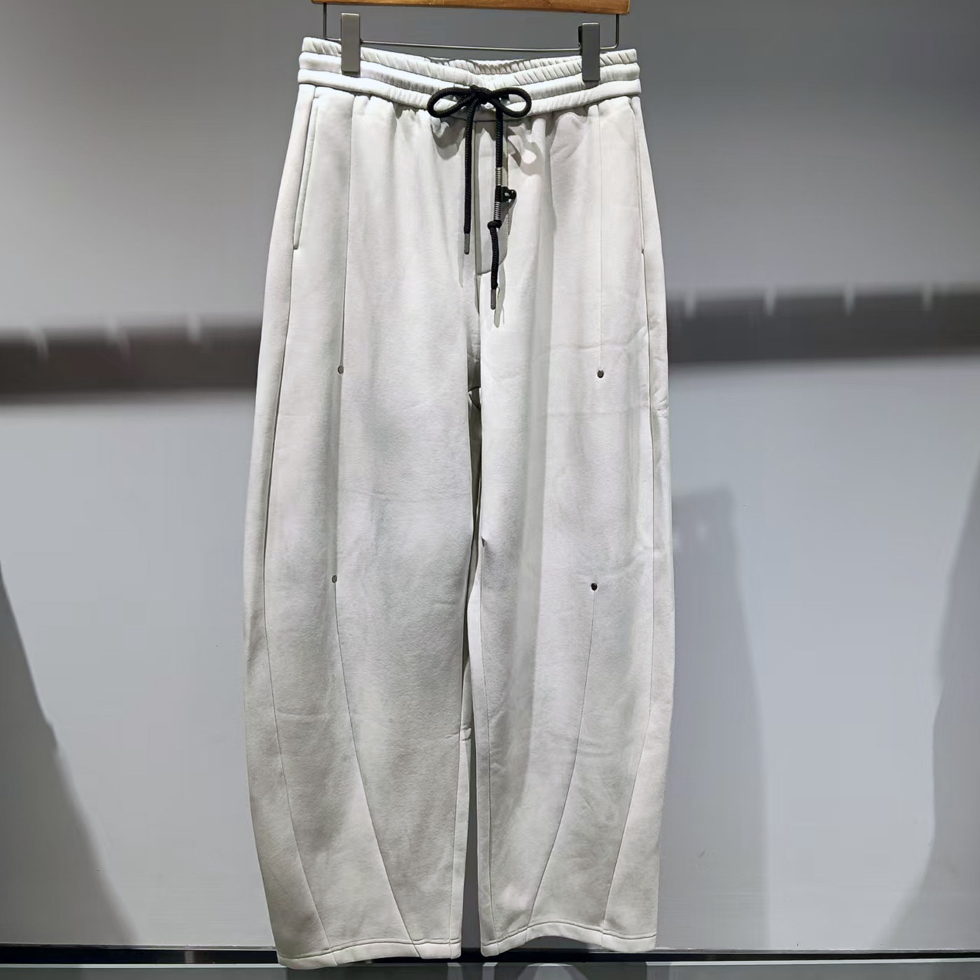 素拼男装2025冬季新款休闲裤SPBXK557158AM-BM薄绒弯刀裤柳钉加绒