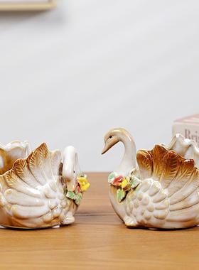 陶瓷收纳欧式玄关德化情侣摆件