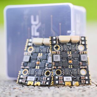 海科F722飞控50A电调AIO飞控32位双BEC2-6S穿越机FPV20mm安装孔位