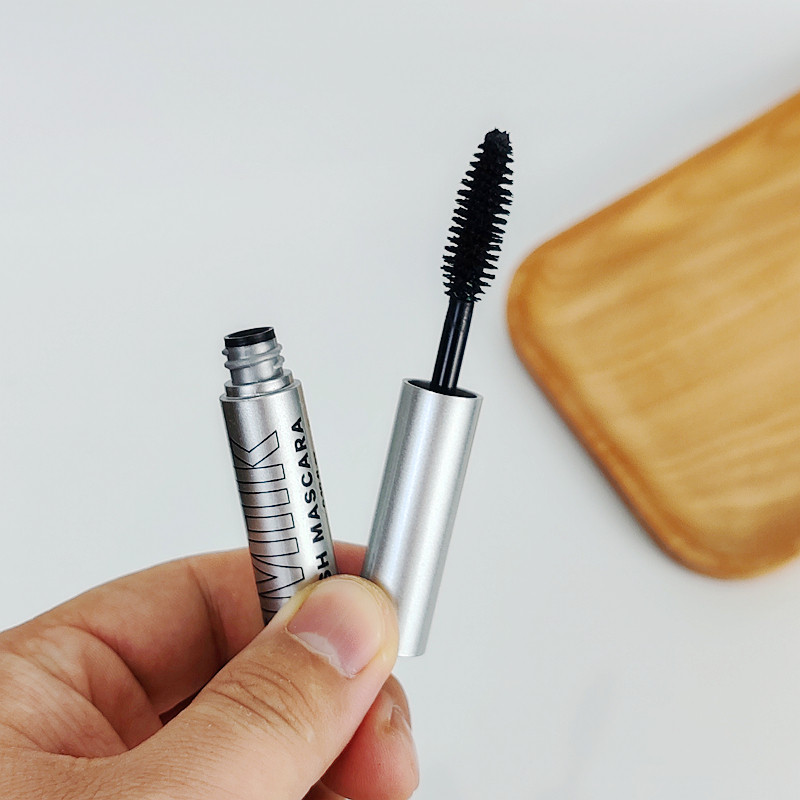 超好用~白菜价包邮 Milk Kush睫毛膏3ml 自然不晕染 黑色卷翘小样
