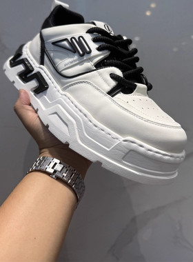 2025秋季新款休闲板鞋男时尚百搭厚底增高运动鞋潮流高级感小白鞋