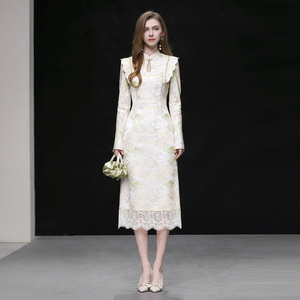 2026年春季新款新中式国风立领盘扣小飞肩设计蕾丝花边连衣裙