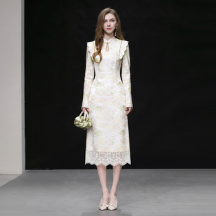 2026年春季新款新中式国风立领盘扣小飞肩设计蕾丝花边连衣裙