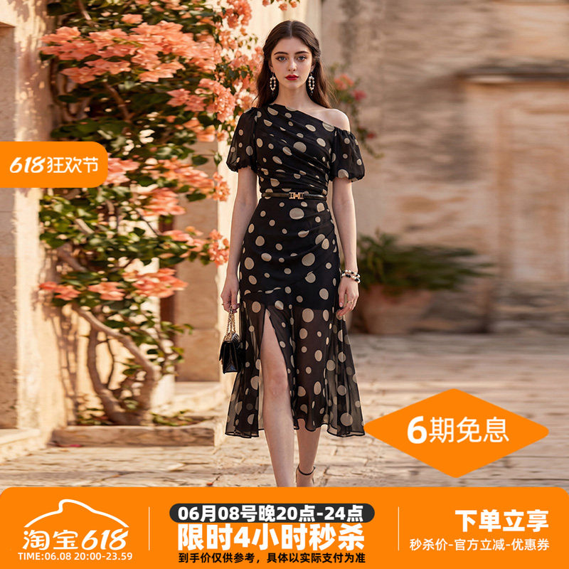 2026夏季新款气质淑女一字肩灯笼袖收腰显瘦撞色波点雪纺连衣裙