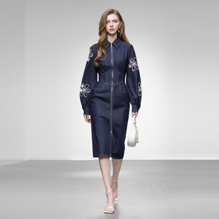 2026春季新款时尚千金风设计感镂空绣花灯笼袖收腰直筒牛仔连衣裙