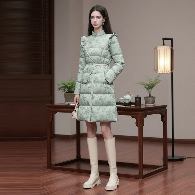2025年冬季新款新中式立领长袖收腰不规则设计A字提花羽绒服外套