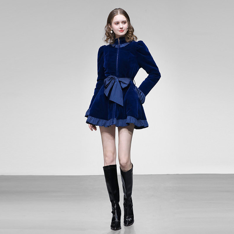 2025冬新款千金小香风蝴蝶结立领喇叭袖收腰木耳边哑光丝绒羽绒服