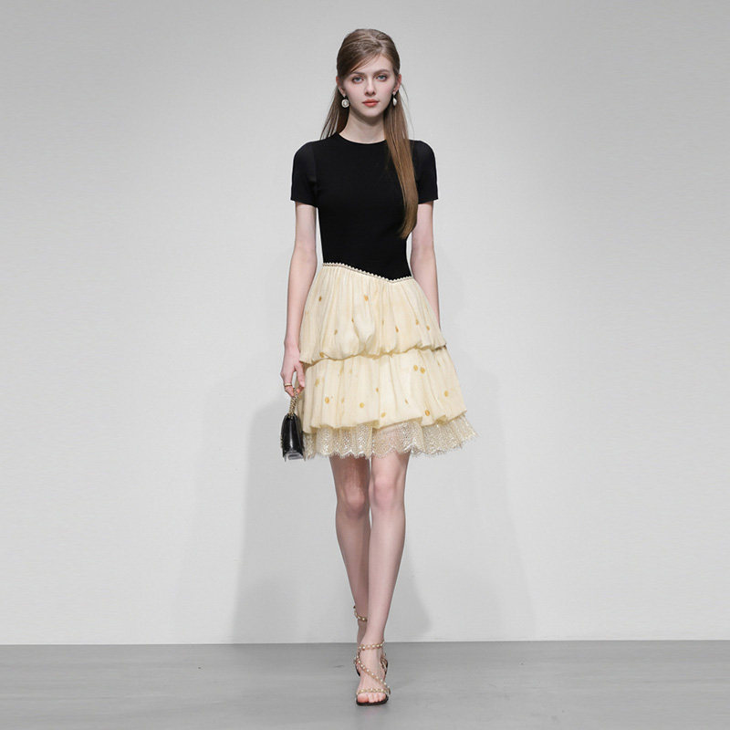 2026夏季新款时尚气质短款收腰显瘦设计感天丝印花蛋糕裙连衣裙女