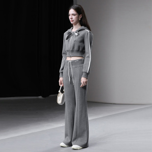 2025年冬季新款时尚休闲连帽短款宽松版卫衣+高腰长款喇叭裤套装