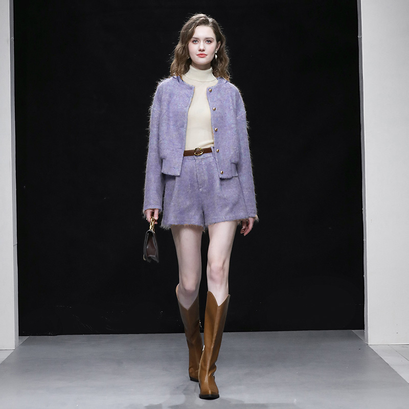 2025冬新款都市通勤圆领毛感针织外套+高腰阔腿短裤驼绒针织套装