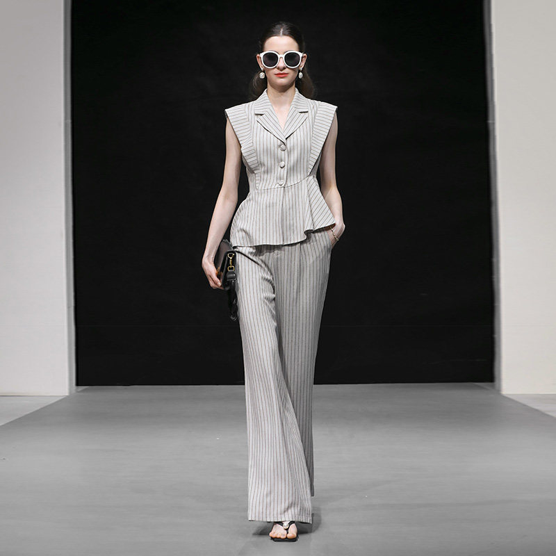 2026年夏季新款翻领收腰不规则荷叶上衣+高腰阔腿裤条纹亚麻套装