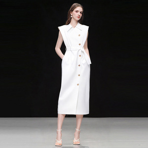 2026年夏季新款时尚气质名媛翻领无袖收腰直筒开衩中长款连衣裙