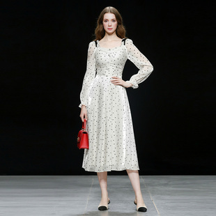 气质方领显瘦灯笼袖 2026新款 减龄波浪大摆连衣裙长裙 女装 春装