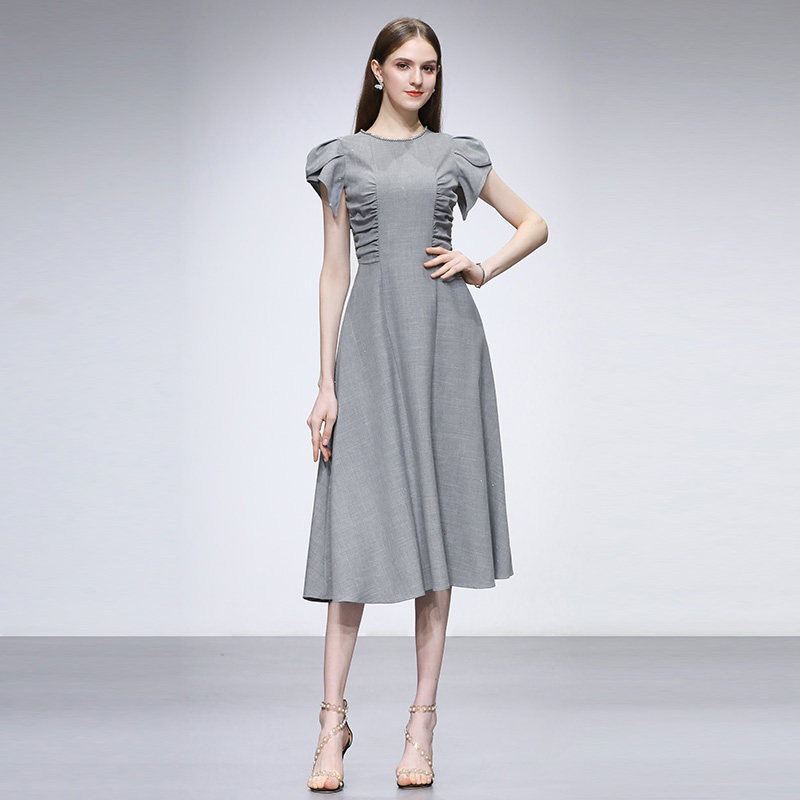 2026夏季新款气质法式圆领花瓣袖收腰大摆烟灰色千金风连衣裙女