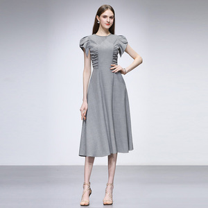 2026夏季新款气质法式圆领花瓣袖收腰大摆烟灰色千金风连衣裙女