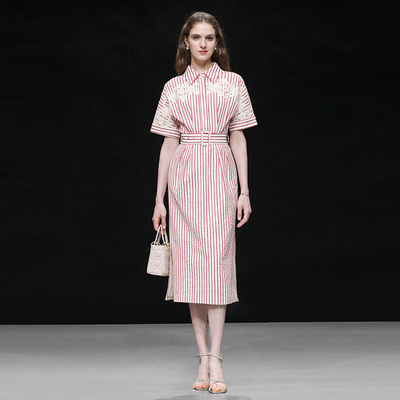 2025夏季新款气质百搭腰带收腰蕾丝边撞色条纹开衩衬衫连衣裙