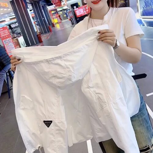 清仓大码女夏季白色短款冲锋衣