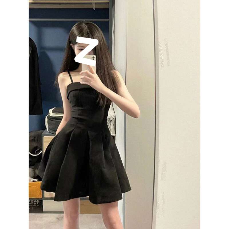 黑色收腰A字吊带连衣裙子女 夏连衣裙