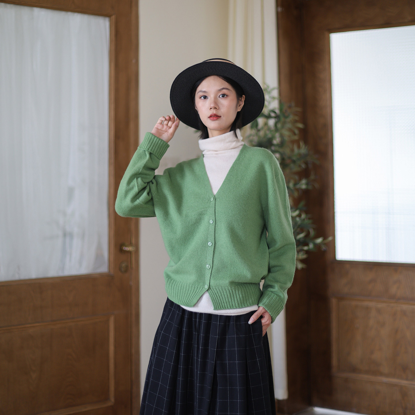 2025秋冬新款V领羊毛开衫女 百搭文艺纯色针织衫宽松上衣长袖外套,女装/女士精品,毛针织衫,淘宝优惠券,粉丝福利购,淘宝优惠卷